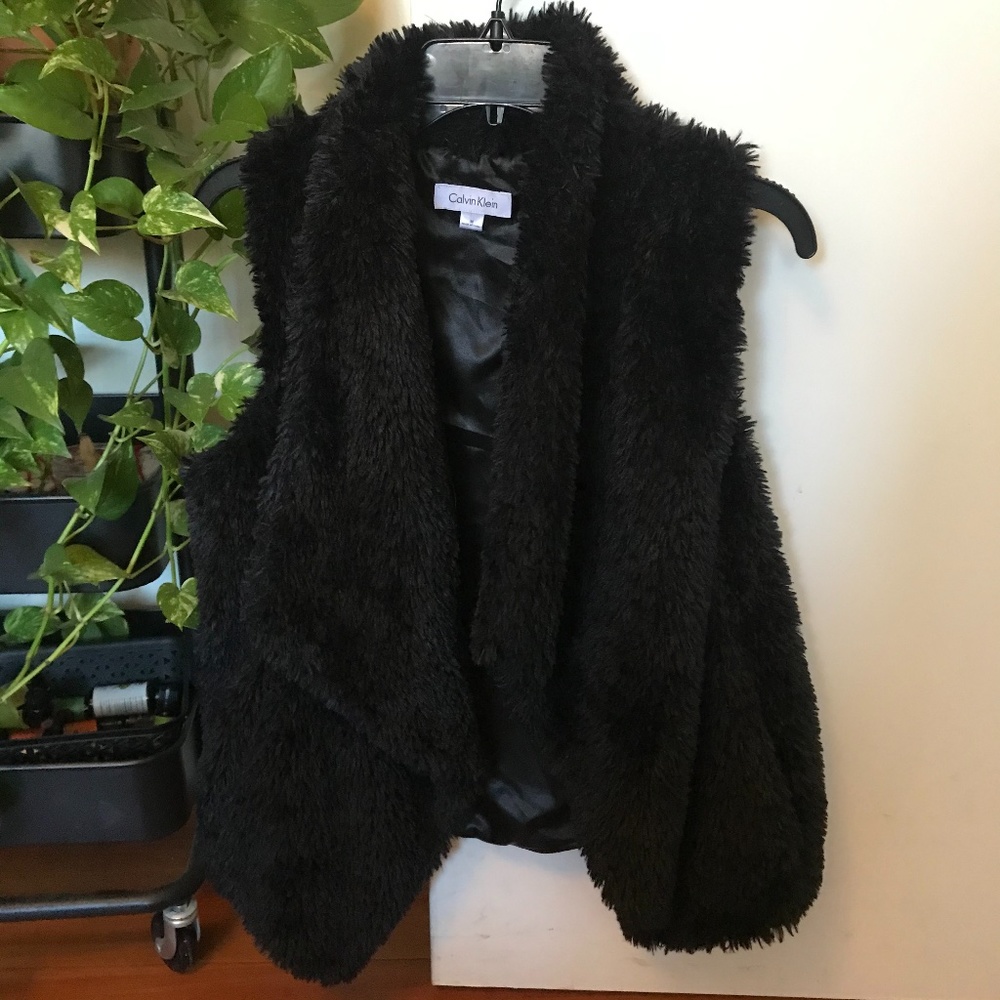 calvin klein fur vest M